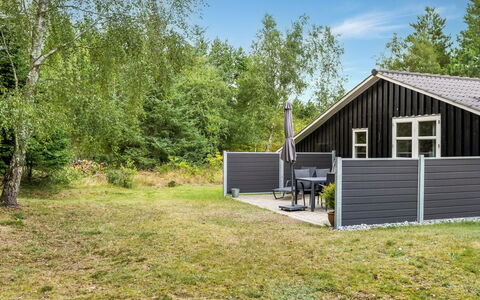 Troen - 3.8Km from the Sea: Træ, Sidespor, Hjem, Sommerhus, Have, Bunddække, Garden Bygninger, Backyard, Gård, Lawn