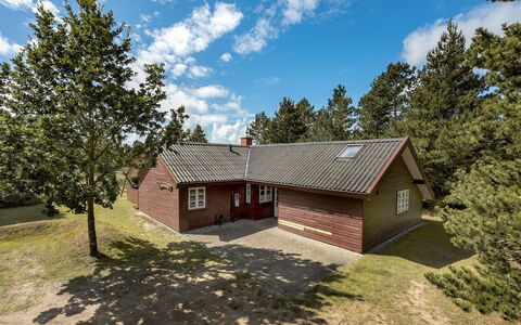 Heralda - 3.3Km from the Sea: Græs, Hus, Tag, Hjem, Sommerhus, Busk, Land Lot, Landdistrikt, Stuehus, Bunddække