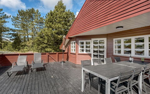 Heralda - 3.3Km from the Sea: Græs, Hus, Tag, Hjem, Sommerhus, Busk, Land Lot, Landdistrikt, Stuehus, Bunddække