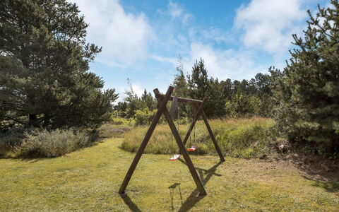 Heralda - 3.3Km from the Sea: Græs, Hus, Tag, Hjem, Sommerhus, Busk, Land Lot, Landdistrikt, Stuehus, Bunddække