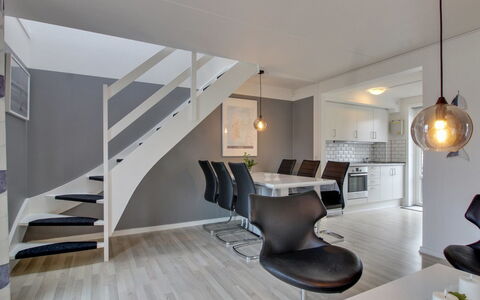 Raine - 2.3Km from the Sea: Tag, Hus, Land Lot, Hjem, Sommerhus, Estate, Garden Bygninger, Skygge, Bjælkehytte, Landscaping