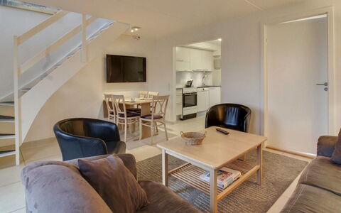 Daya - 2.3Km from the Sea: Gulvbelægning, Indretning, Etage, Møbel, Loft, Værelse, Couch, Lejlighed, Stue