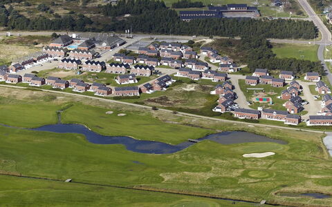 Helvig - 2.3Km from the Sea: Hus, Sommerhus, Tag, Garden Bygninger, Skygge, Skur, Backyard, Udendørs Møbler, Gård, Lawn
