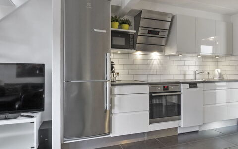 Alvild - 2.3Km from the Sea: Køkken Apparat, Køkken, Større Bandage, Countertop, Cabinetry, Gulvbelægning, Husholdningsapparat, Møbel, Indretning, Etage