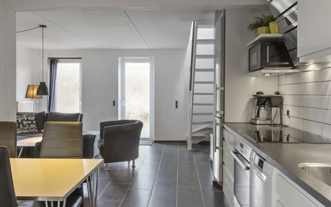 Alvild - 2.3Km from the Sea: Møbel, Gulvbelægning, Indretning, Etage, Loft, Køkken, Lejlighed, Stol, Køkken & Spisebord, Værelse