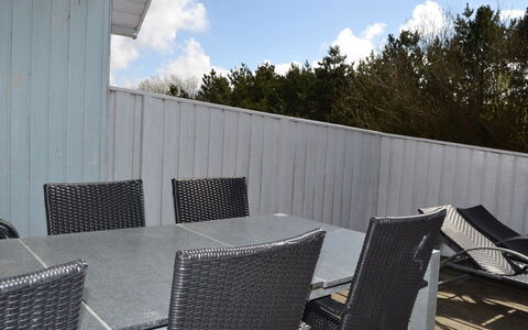 Kabbi - 2.6Km from the Sea: Bygning, Hus, Vindue, Hjem, Tag, Boligområde, Busk, Sommerhus, Land Lot