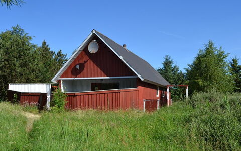 Kabbi - 2.6Km from the Sea: Bygning, Hus, Vindue, Hjem, Tag, Boligområde, Busk, Sommerhus, Land Lot