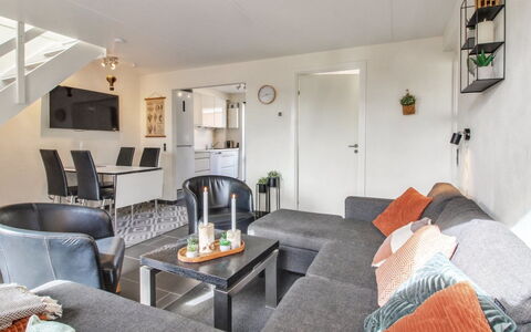 Iffuer - 2.3Km from the Sea: Møbel, Couch, Hjem, Stue, Lejlighed, Indretning, Gulvbelægning, Etage, Loft