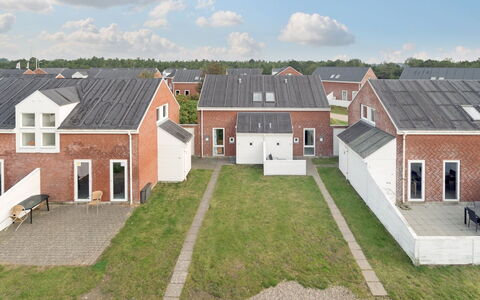 Herward - 2.3Km from the Sea: Boligområde, Tag, Forstad, Indkørsel, Estate, Skorsten