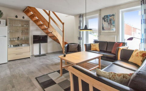 Tinna - 2.3Km from the Sea: Bygning, Hus, Vindue, Hjem, Tag, Boligområde, Busk, Sommerhus, Land Lot