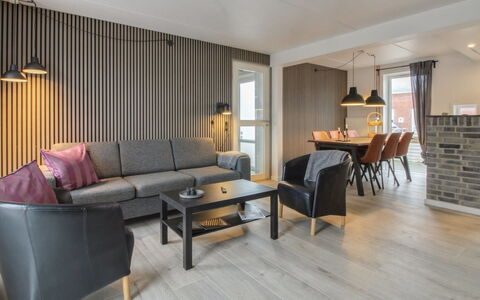Gaida - 2.3Km from the Sea: Loft, Gulvbelægning, Indretning, Etage, Kompositmateriale, Møbel, Udvej, Hotel, Design, Dagslys