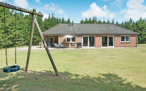 Arletty - 1Km from the Sea: Hus, Sommerhus, Tag, Garden Bygninger, Skygge, Skur, Backyard, Udendørs Møbler, Gård, Lawn