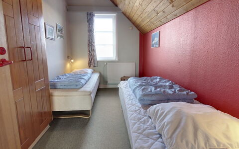 Lynne - 2.3Km from the Sea: Soveværelse, Seng, Træ, Etage, Sengetøj, Sengetøj, Bed Frame, Gulvbelægning, Sovesal, Hjem