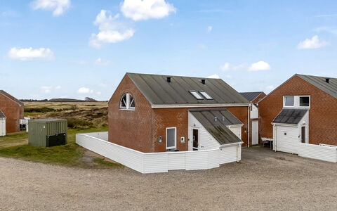 Sighwald - 2.3Km from the Sea: Sommerhus, Hjem, Hus, Tag, Veranda, Estate, Sidespor, Garden Bygninger, Stuehus, Gård