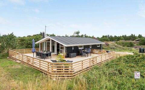 Elgin - 1.8Km from the Sea: Bygning, Hus, Vindue, Hjem, Tag, Boligområde, Busk, Sommerhus, Land Lot