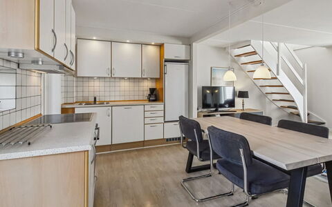 Nayana - 2.3Km from the Sea: Gulvbelægning, Indretning, Møbel, Loft, Etage, Køkken, Værelse, Lejlighed, Trægulve, Countertop