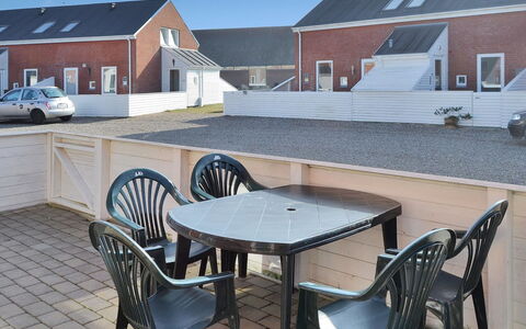 Alfa - 2.3Km from the Sea: Tag, Hus, Land Lot, Hjem, Sommerhus, Estate, Garden Bygninger, Skygge, Bjælkehytte, Landscaping