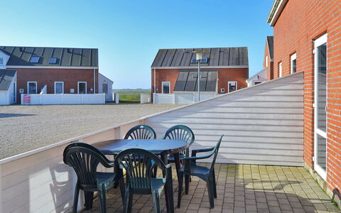 Alfa - 2.3Km from the Sea: Tag, Hus, Land Lot, Hjem, Sommerhus, Estate, Garden Bygninger, Skygge, Bjælkehytte, Landscaping