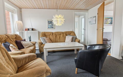 Alfa - 2.3Km from the Sea: Lejlighed, Skygge, Altan, Stol, Hegn, Udendørs Møbler, Aluminium, Kunstgræs