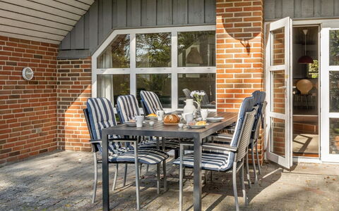 Albin - 2.8Km from the Sea: Tag, Hus, Boligområde, Hjem, Estate, Sommerhus, Design