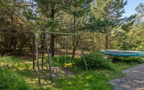 Henriethe - 1.1Km from the Sea: Sommerhus, Have, Sidespor, Garden Bygninger, Skygge, Gård, Backyard, Lawn, Stuehus, Landscaping