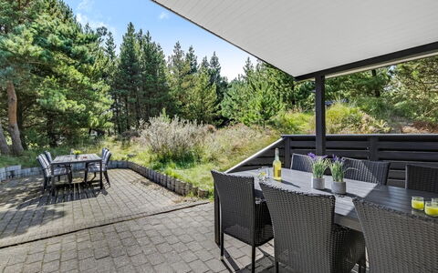 Roald - 2.2Km from the Sea: Hjem, Sommerhus, Dør, Estate, Skygge, Sidespor, Hårdttræ, Garden Bygninger, Veranda, Design