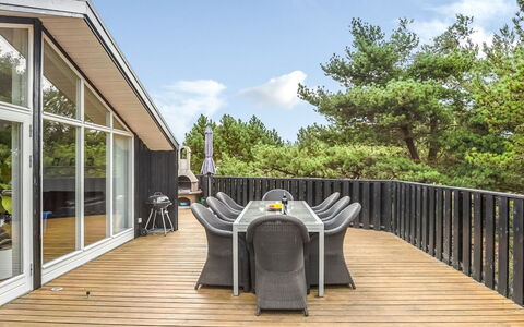 Lav - 3.8Km from the Sea: Hus, Hjem, Tag, Sommerhus, Estate, Landscaping, Garden Bygninger, Sidespor, Stuehus
