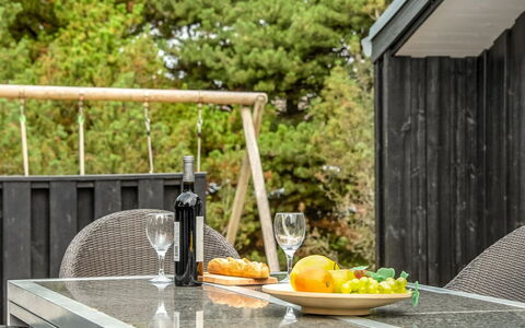 Lav - 3.8Km from the Sea: Tag, Hus, Boligområde, Hjem, Estate, Sommerhus, Design
