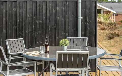 Lav - 3.8Km from the Sea: Tag, Hus, Boligområde, Hjem, Estate, Sommerhus, Design