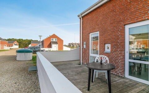 Ginger - 2.3Km from the Sea: Græs, Hus, Tag, Sommerhus, Hjem, Busk, Stuehus, Land Lot, Landdistrikt