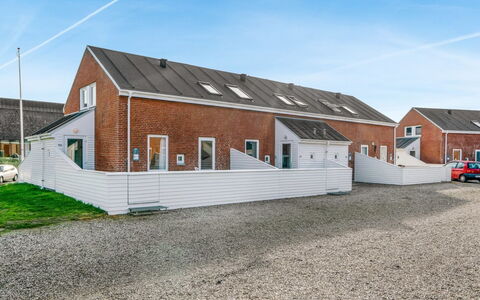 Ginger - 2.3Km from the Sea: Græs, Hus, Tag, Sommerhus, Hjem, Busk, Stuehus, Land Lot, Landdistrikt