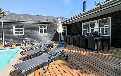 Svanborg - 3.7Km from the Sea: Tag, Hus, Land Lot, Hjem, Sommerhus, Estate, Garden Bygninger, Skygge, Bjælkehytte, Landscaping