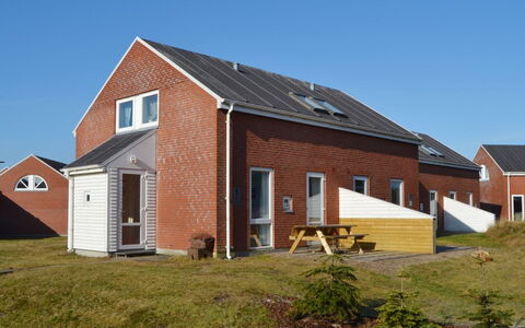 Edeltraud - 2.3Km from the Sea: Tag, Hus, Land Lot, Hjem, Sommerhus, Estate, Garden Bygninger, Skygge, Bjælkehytte, Landscaping