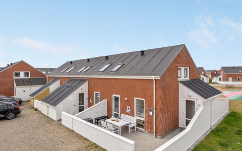 Mariam - 2.3Km from the Sea: Tag, Hus, Land Lot, Hjem, Sommerhus, Estate, Garden Bygninger, Skygge, Bjælkehytte, Landscaping