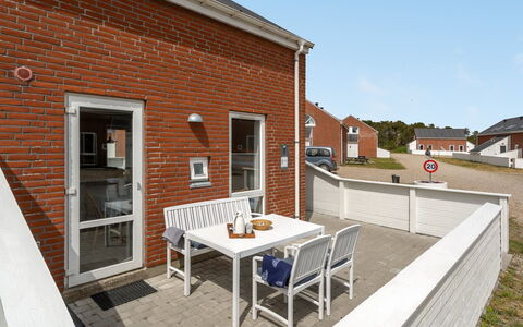 Mariam - 2.3Km from the Sea: Tag, Hus, Land Lot, Hjem, Sommerhus, Estate, Garden Bygninger, Skygge, Bjælkehytte, Landscaping