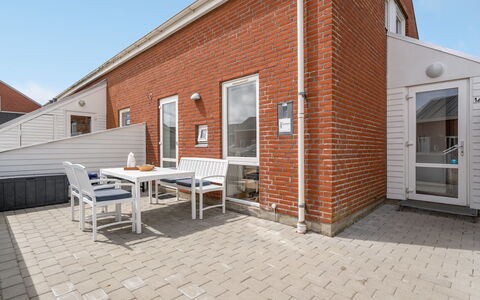 Mariam - 2.3Km from the Sea: Tag, Hus, Land Lot, Hjem, Sommerhus, Estate, Garden Bygninger, Skygge, Bjælkehytte, Landscaping