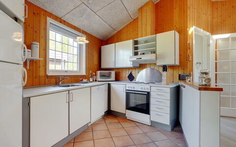 Mariette - 3.1Km from the Sea: Køkken, Køkken Apparat, Countertop, Større Bandage, Gulvbelægning, Træ, Indretning, Loft, Etage, Cabinetry