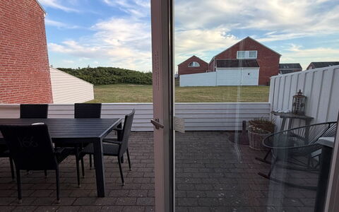 Adils - 2.5Km from the Sea: Stol, Glas, Bejdse, Hårdttræ, Home Dør, Udendørs Møbler, Altan, Dagslys, Dæk, Gårdhave