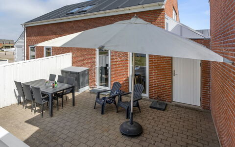 Adils - 2.5Km from the Sea: 