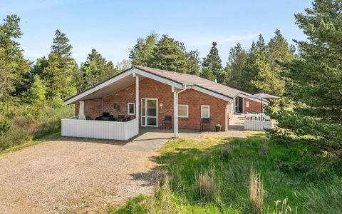 Cora - 1Km from the Sea: Boligområde, Tag, Forstad, Indkørsel, Estate, Skorsten
