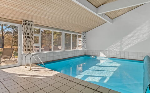 Cora - 1Km from the Sea: Loft, Gulvbelægning, Indretning, Etage, Kompositmateriale, Møbel, Udvej, Hotel, Design, Dagslys