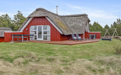 Dida - 3.1Km from the Sea: Sommerhus, Have, Sidespor, Garden Bygninger, Skygge, Gård, Backyard, Lawn, Stuehus, Landscaping