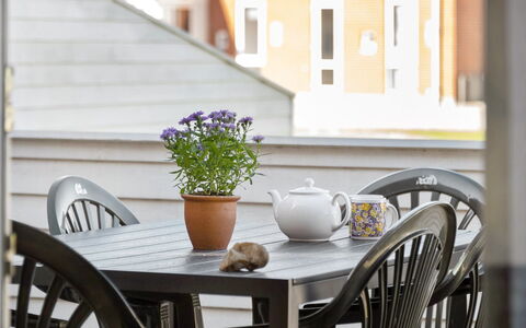 Odger - 2.3Km from the Sea: Tag, Hus, Land Lot, Hjem, Sommerhus, Estate, Garden Bygninger, Skygge, Bjælkehytte, Landscaping