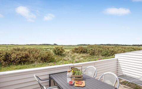 Drita - 2.3Km from the Sea: Sommerhus, Hjem, Hus, Tag, Veranda, Estate, Sidespor, Garden Bygninger, Stuehus, Gård