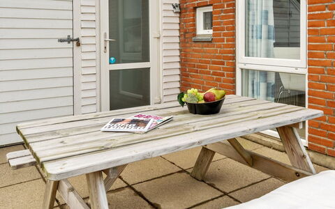 Ameli - 2.3Km from the Sea: Bygning, Hus, Vindue, Hjem, Tag, Boligområde, Busk, Sommerhus, Land Lot