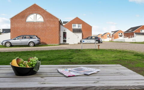 Ameli - 2.3Km from the Sea: Bygning, Hus, Vindue, Hjem, Tag, Boligområde, Busk, Sommerhus, Land Lot