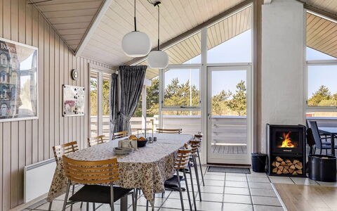 Hermandine - 700M from the Sea: Træ, Hjem, Indretning, Møbel, Loft, Stol, Sommerhus, Køkken & Spisebord, Veranda, Stue