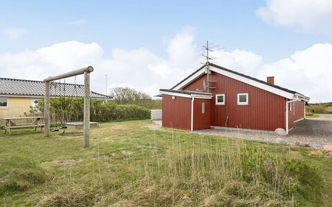 Hermandine - 700M from the Sea: Tag, Hus, Land Lot, Hjem, Sommerhus, Estate, Garden Bygninger, Skygge, Bjælkehytte, Landscaping