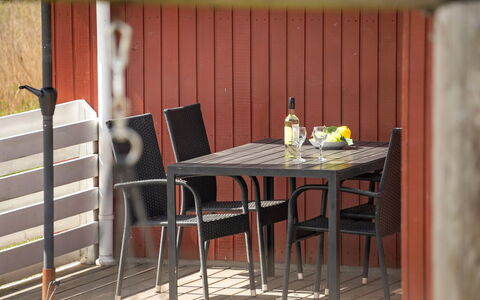 Hermandine - 700M from the Sea: Tag, Hus, Land Lot, Hjem, Sommerhus, Estate, Garden Bygninger, Skygge, Bjælkehytte, Landscaping