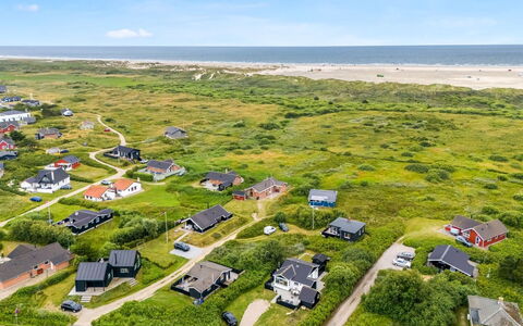 Pupa - 500M from the Sea: Sommerhus, Hjem, Hus, Tag, Veranda, Estate, Sidespor, Garden Bygninger, Stuehus, Gård